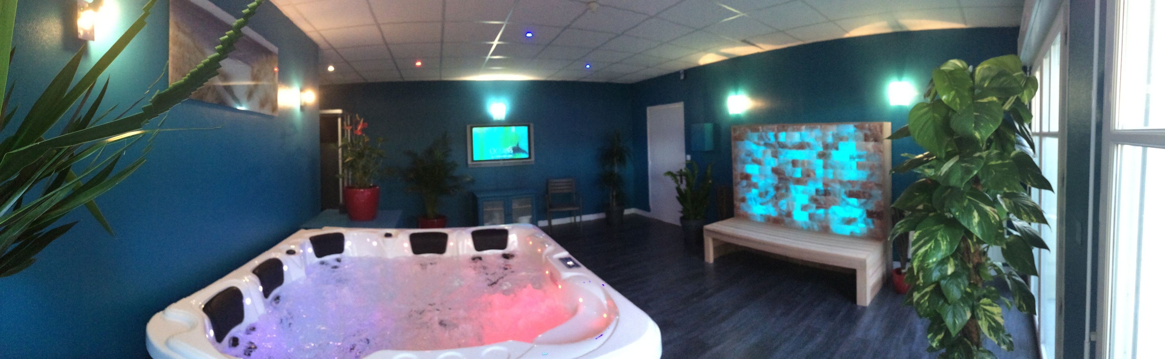 facials, massage/treatment rooms, massages