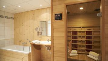 Suite, sauna | Équipements de la chambre