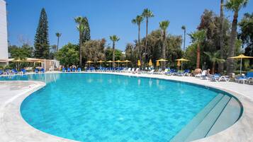 2 outdoor pools, pool umbrellas, pool loungers