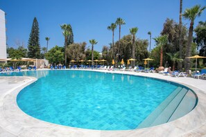 2 outdoor pools, pool umbrellas, pool loungers