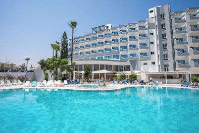 Papouis Protaras Hotel