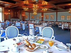 Free daily self-service breakfast