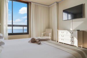 Suite, 1 Queen Bed, Sea View | Minibar, blackout drapes, free WiFi, bed sheets