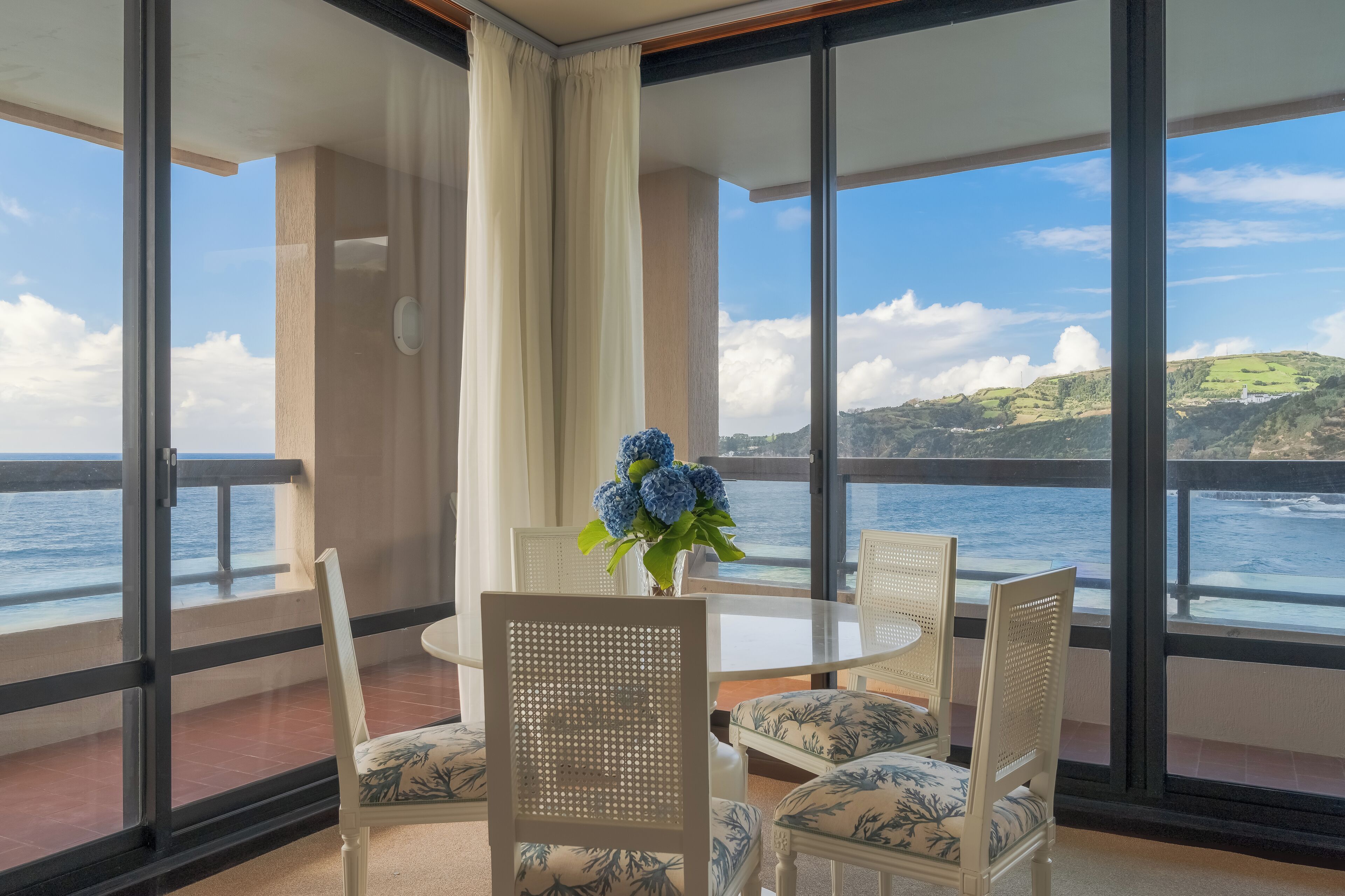 suite, 1 queen bed, sea view | minibar, blackout curtains, free wifi, bed sheets