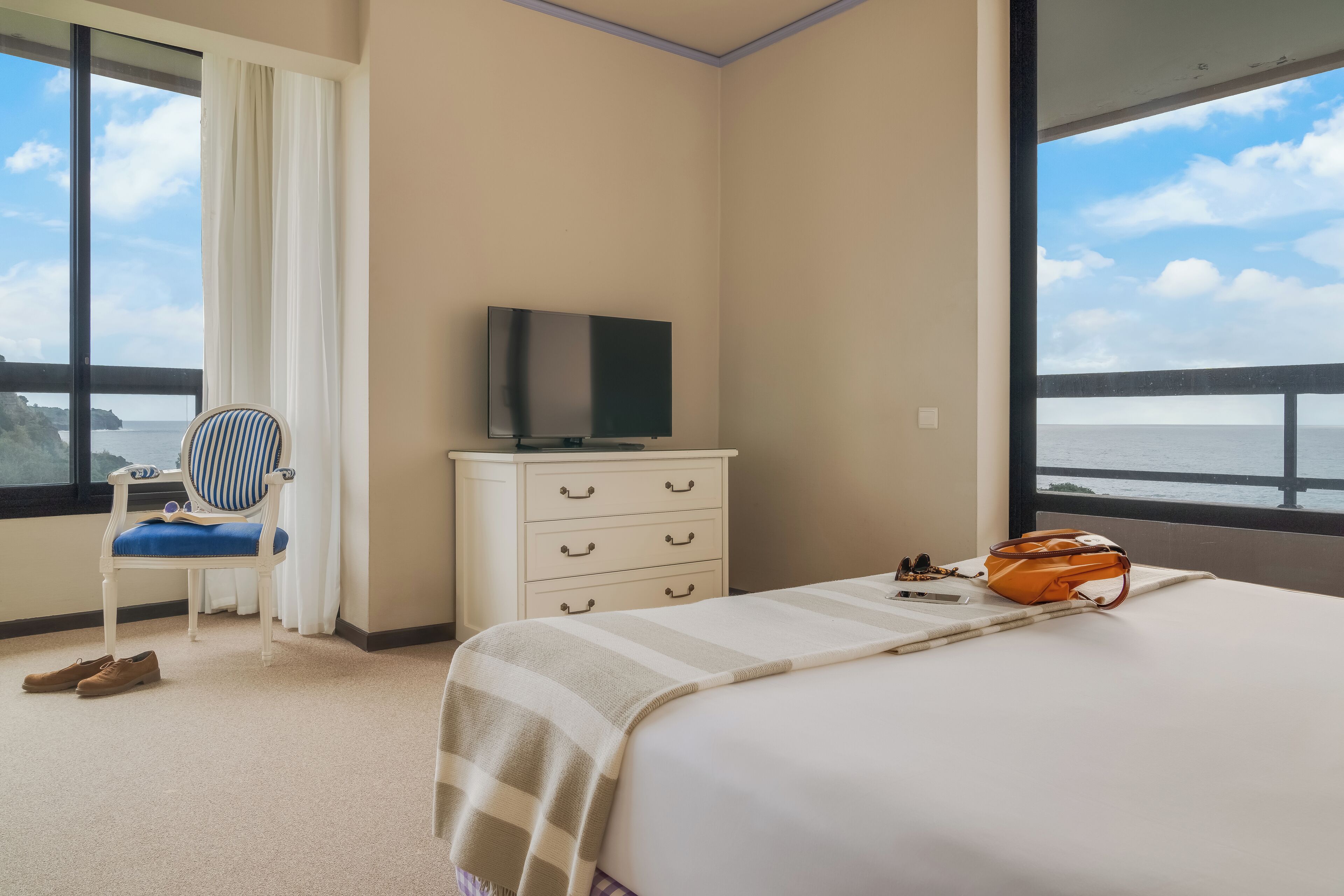 double room, sea view | minibar, blackout curtains, free wifi, bed sheets