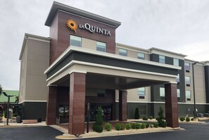 Exterior - La Quinta Inn & Suites by Wyndham Warner Robins - Robins AFB (Warner Robins)
