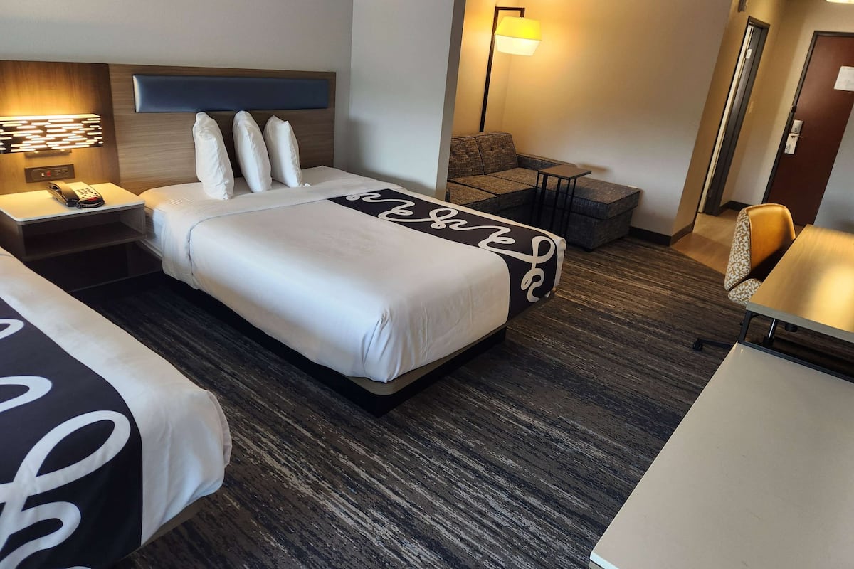 Ropa de cama de alta calidad y escritorio