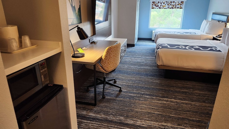 La Quinta Inn & Suites by Wyndham Warner Robins - Robins AFB