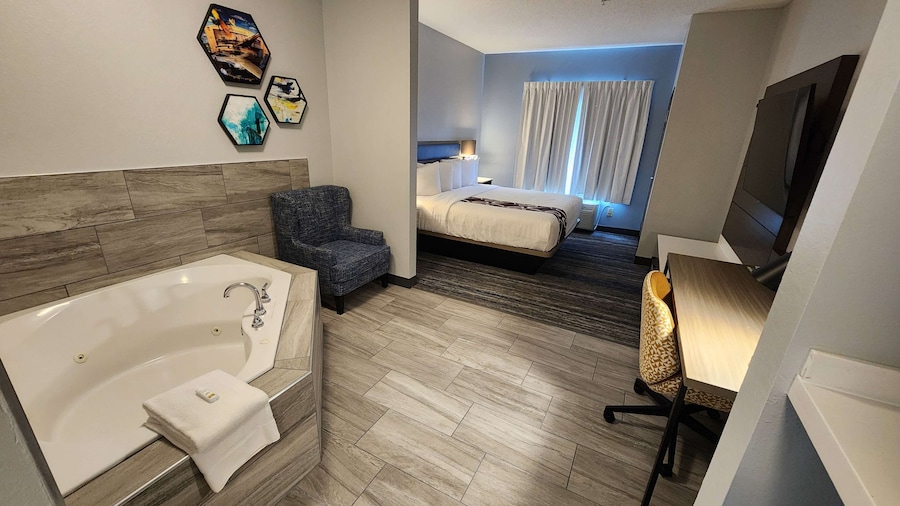 La Quinta Inn & Suites by Wyndham Warner Robins - Robins AFB