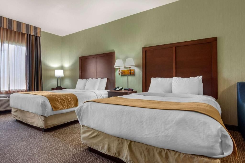 Iron/ironing board, free WiFi, bed sheets, alarm clocks