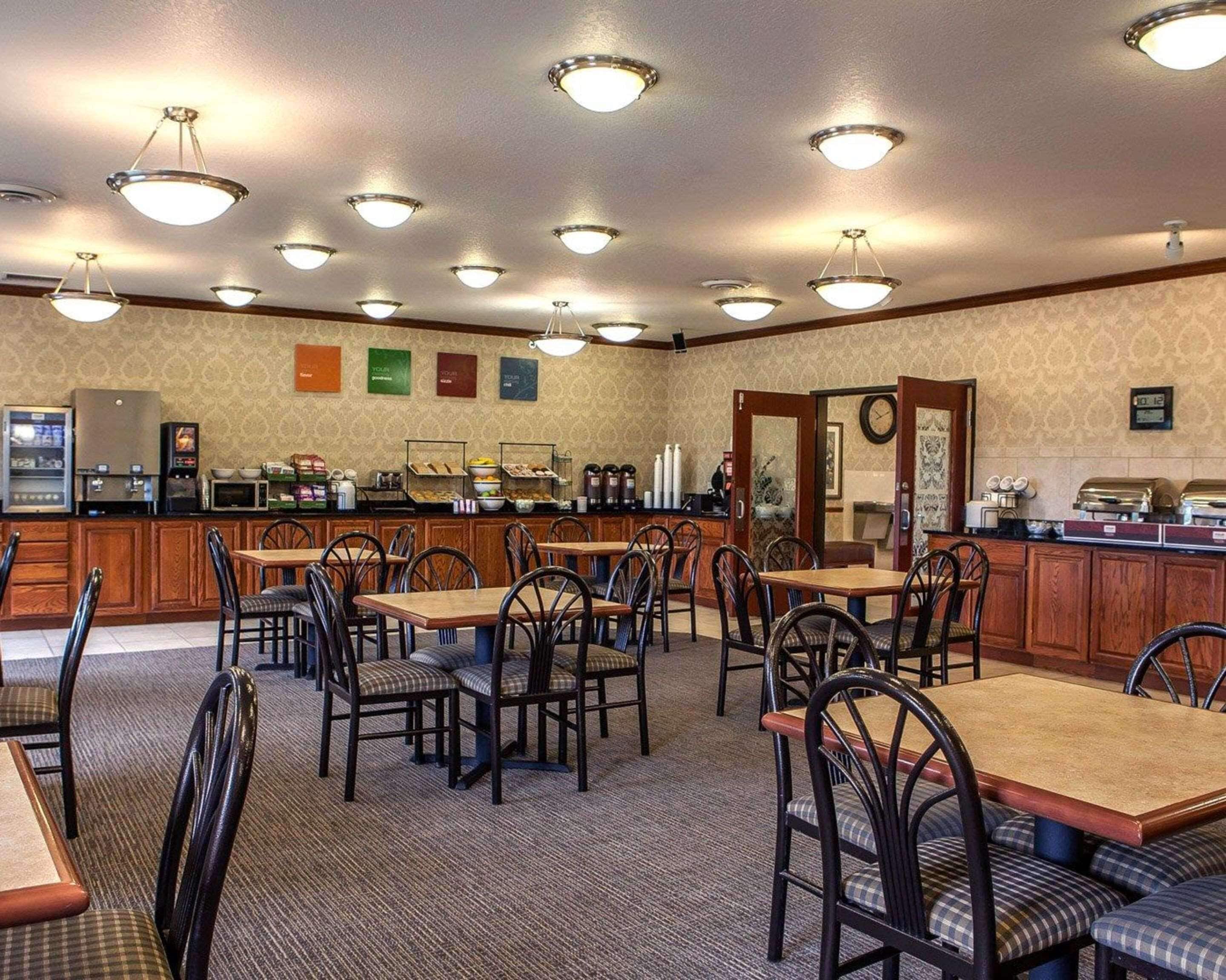 Free buffet breakfast on weekends
