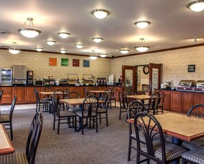 Café da manhã com buffet grátis nos fins de semana
