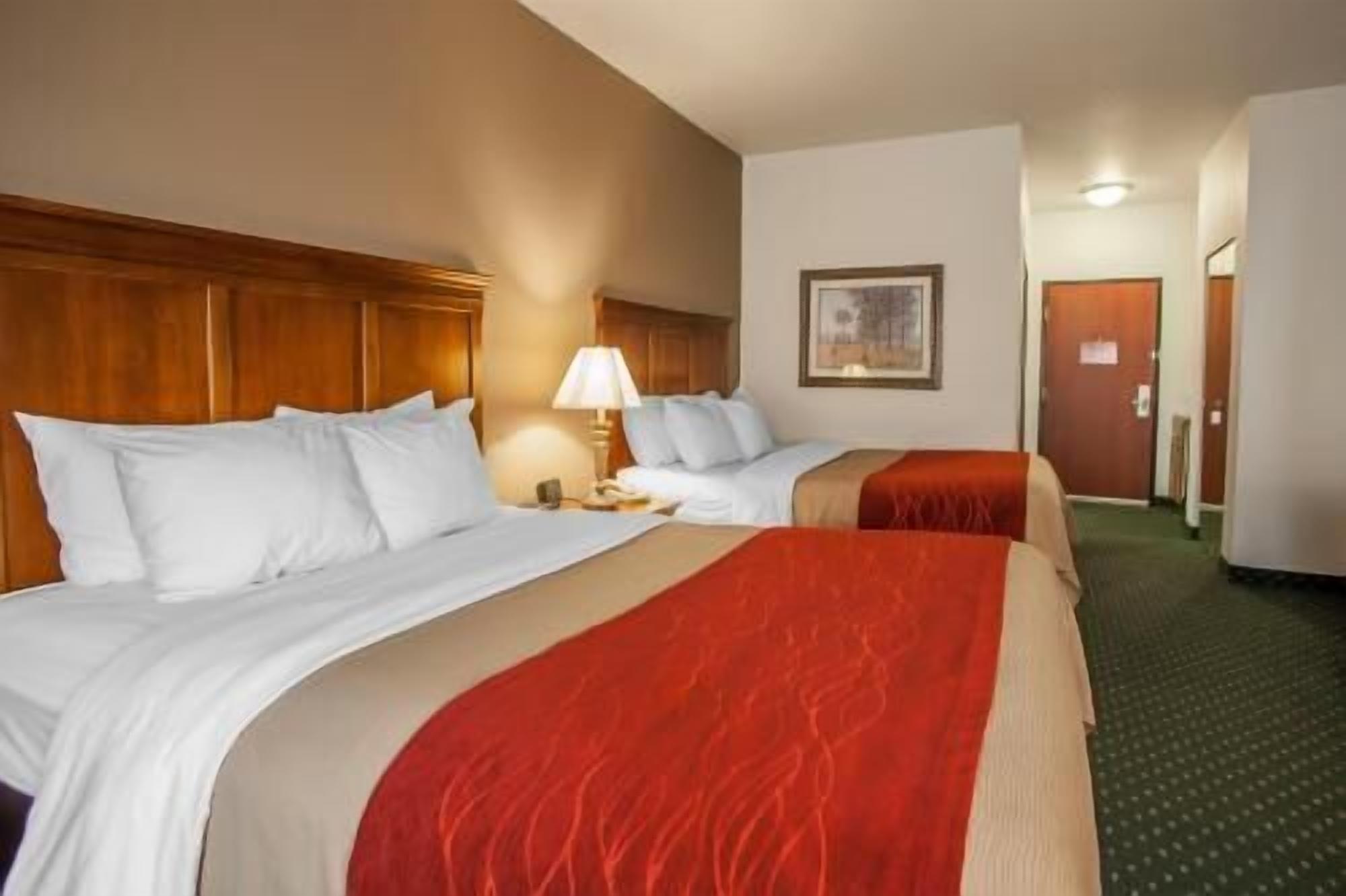 Desk, blackout drapes, iron/ironing board, free WiFi