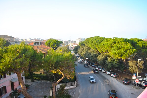 الإطلالة من المنشأة