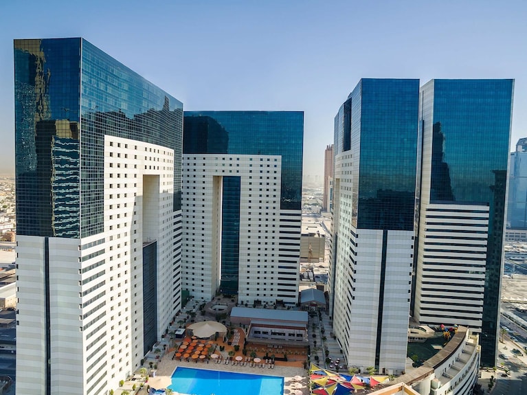 الإقامة في قطر خلال فترة المباريات القادمة | أفضل الفنادق والأسعار | مدونتي السياحية https://images.trvl-media.com/lodging/2000000/1690000/1683000/1682944/561fbc4d.jpg?impolicy=resizecrop&ra=fill&rh=575&rw=575