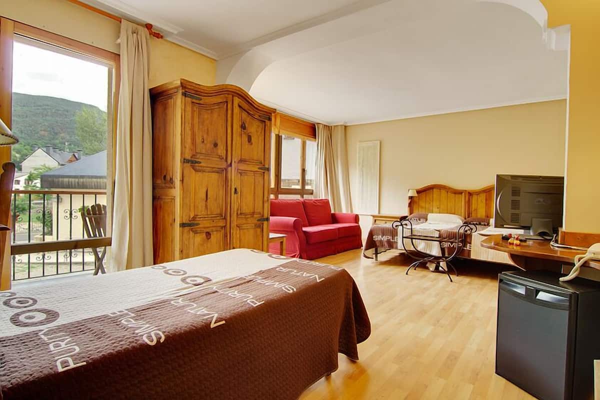 minibar, desk, free wifi