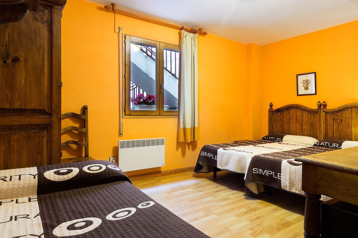 family room | minibar, desk, free wifi