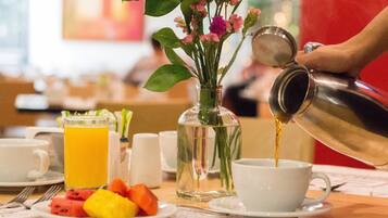 Buffet déjeuner gratuit tous les jours