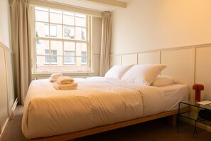 10 bedrooms, Egyptian cotton sheets, premium bedding, in-room safe - Hotel Calisto (Amsterdam)