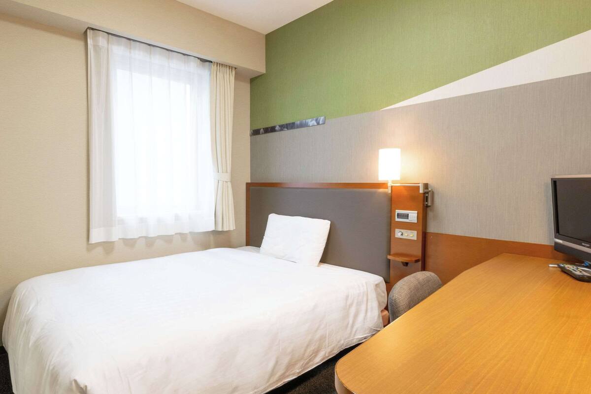 room, 1 double bed, non smoking | premium bedding, desk, blackout curtains, soundproofing