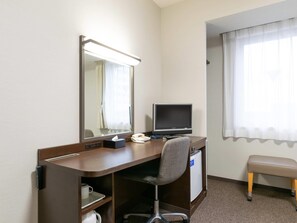 Premium bedding, desk, blackout curtains, soundproofing - Comfort Hotel Toyama (Toyama)
