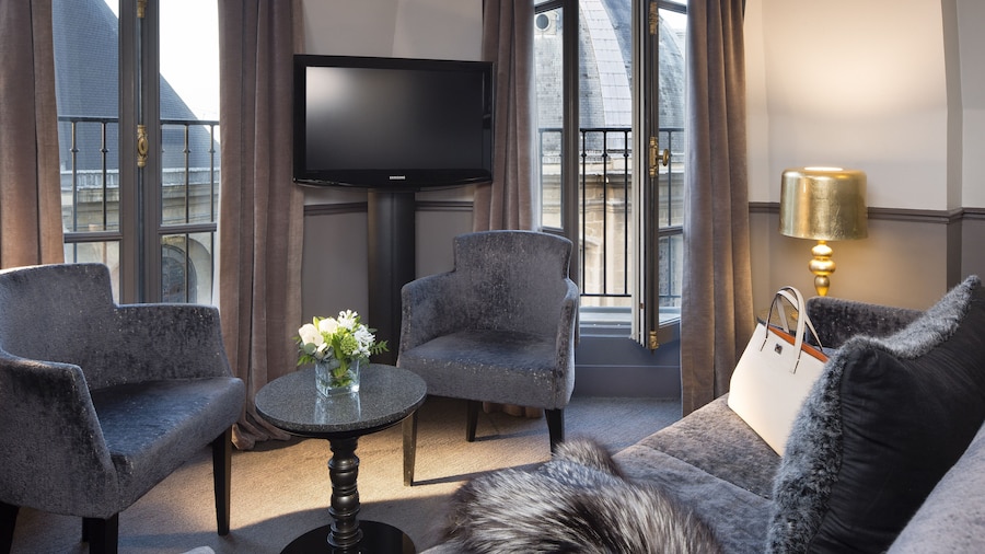 Hotel Lumen Paris Louvre