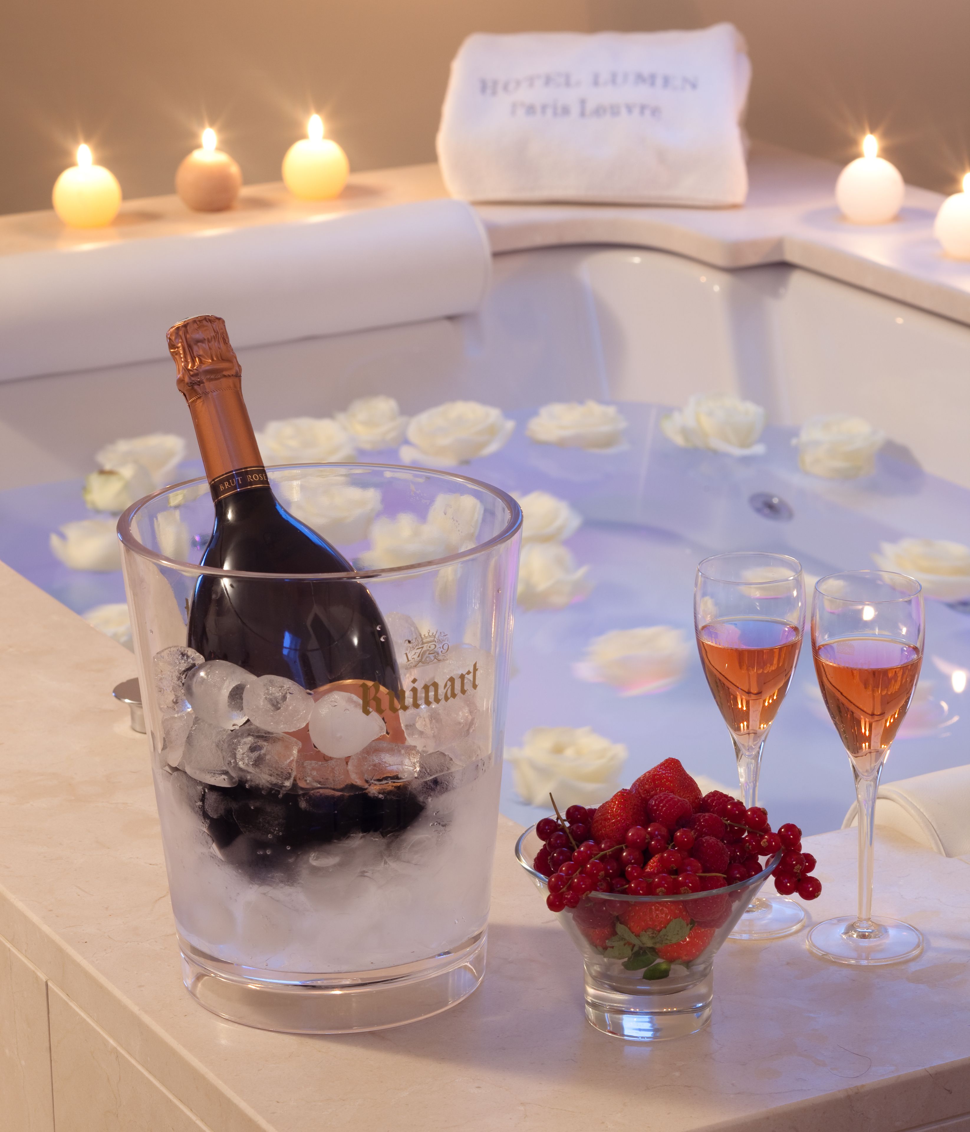 suite jacuzzi | jetted bathtub