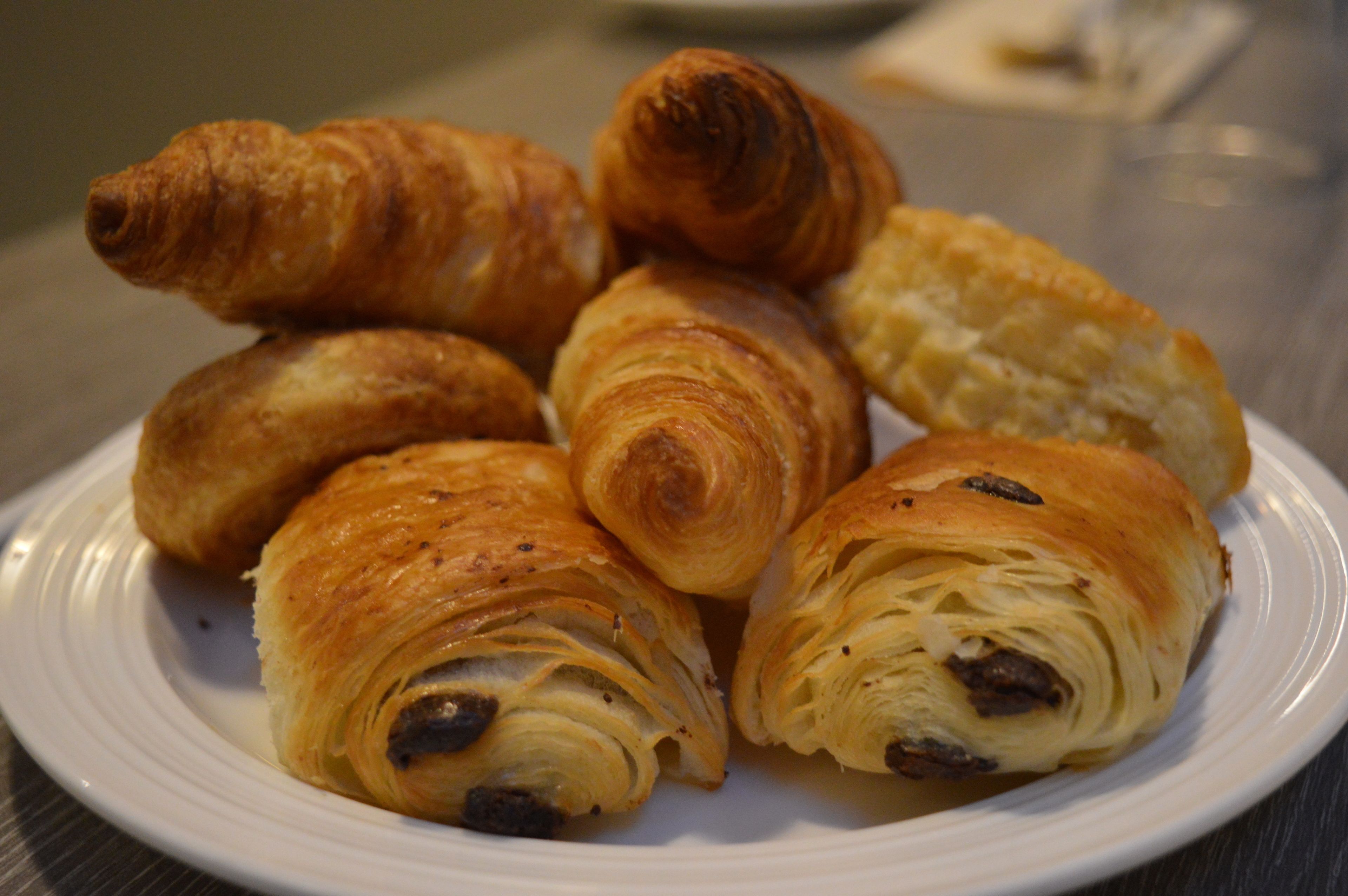 daily buffet breakfast (eur 25 per person)