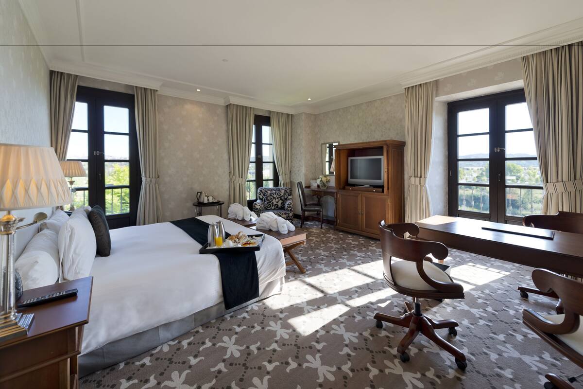 minibar, in-room safe, desk, laptop workspace