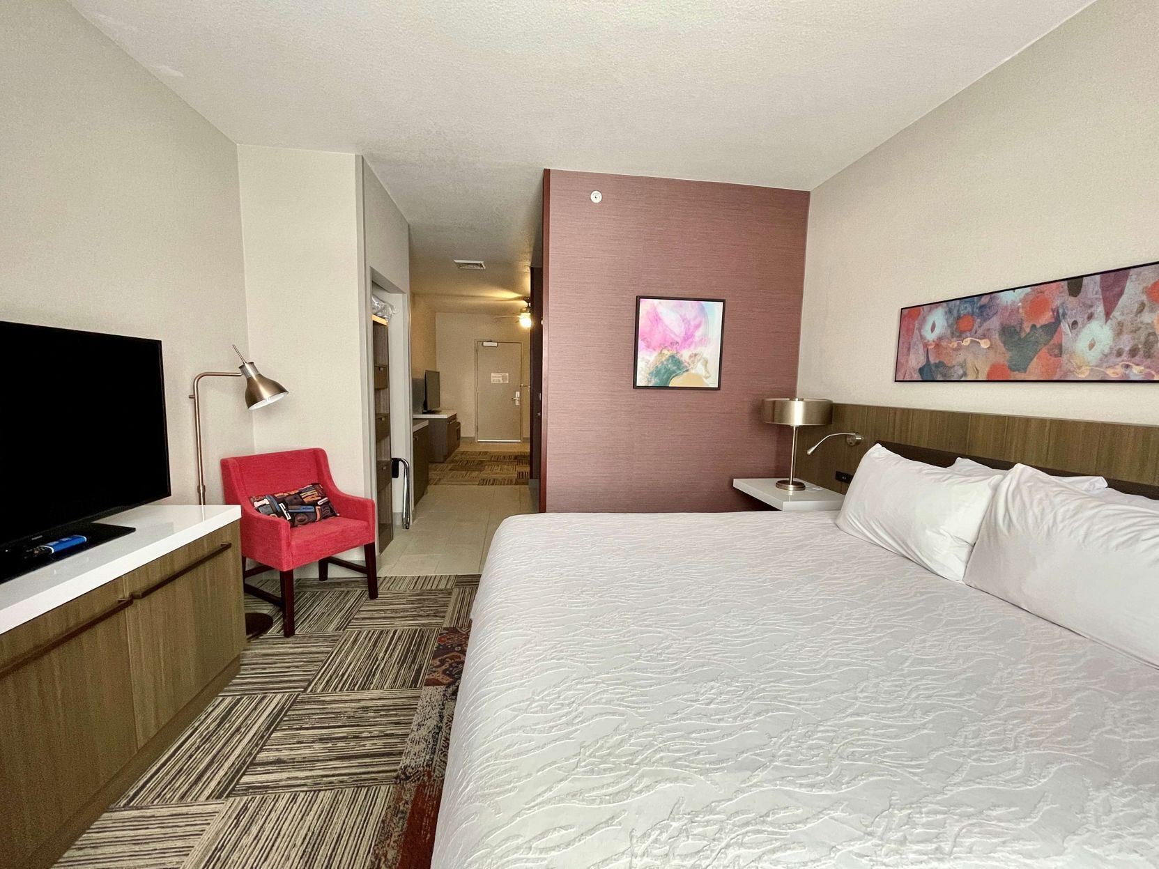 Premium bedding, in-room safe, desk, iron/ironing board