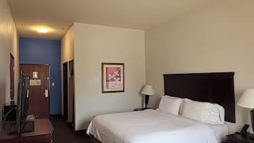 Rum - 1 kingsize-sÀng - tillgÀnglighetsanpassat - icke-rökare | VÀrdeförvaringsskÄp pÄ rummet, skrivbord och strykjÀrn/strykbrÀda