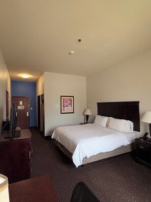 Room, 1 King Bed, Accessible, Non Smoking | In-room safe, desk, iron/ironing board, free cribs/infant beds - Country Inn & Suites by Radisson, Terrell (Terrell)