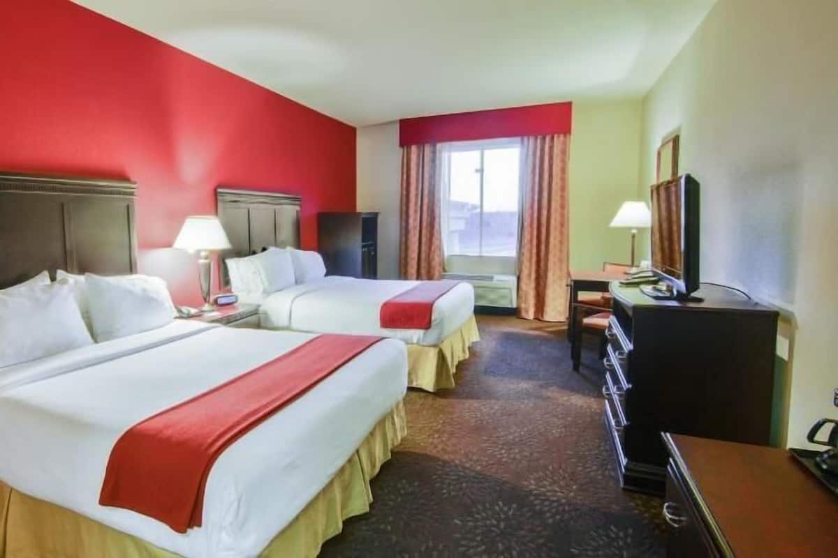 In-room safe, desk, iron/ironing board, free cots/infant beds