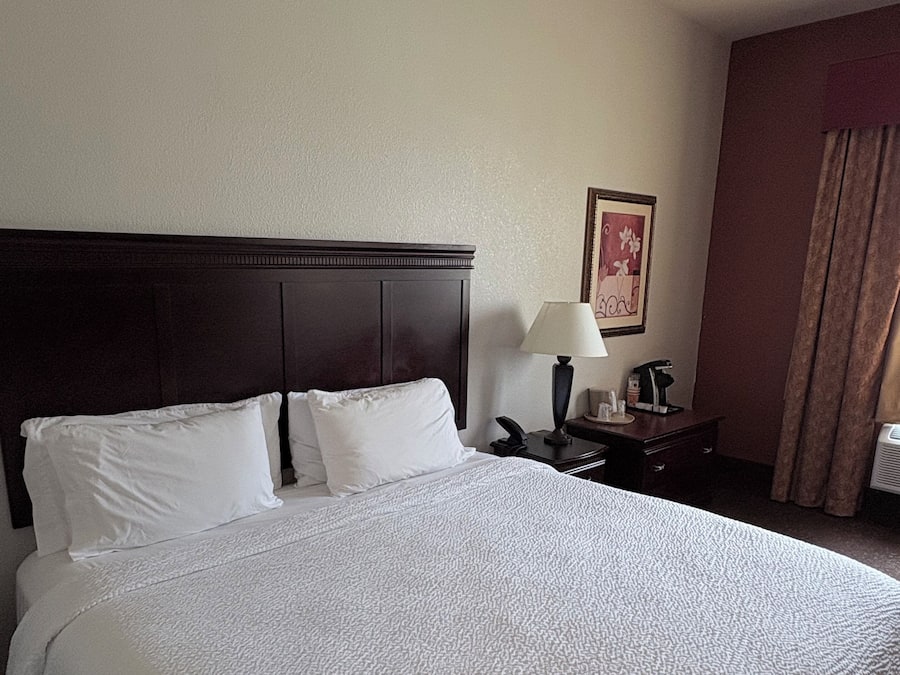 Kamar, 1 Tempat Tidur King, akses difabel, Bebas Asap Rokok | Brankas, meja kerja, setrika/meja setrika, dan tempat tidur bayi gratis