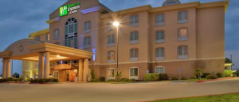 Façade de l’hébergement - soirée/nuit