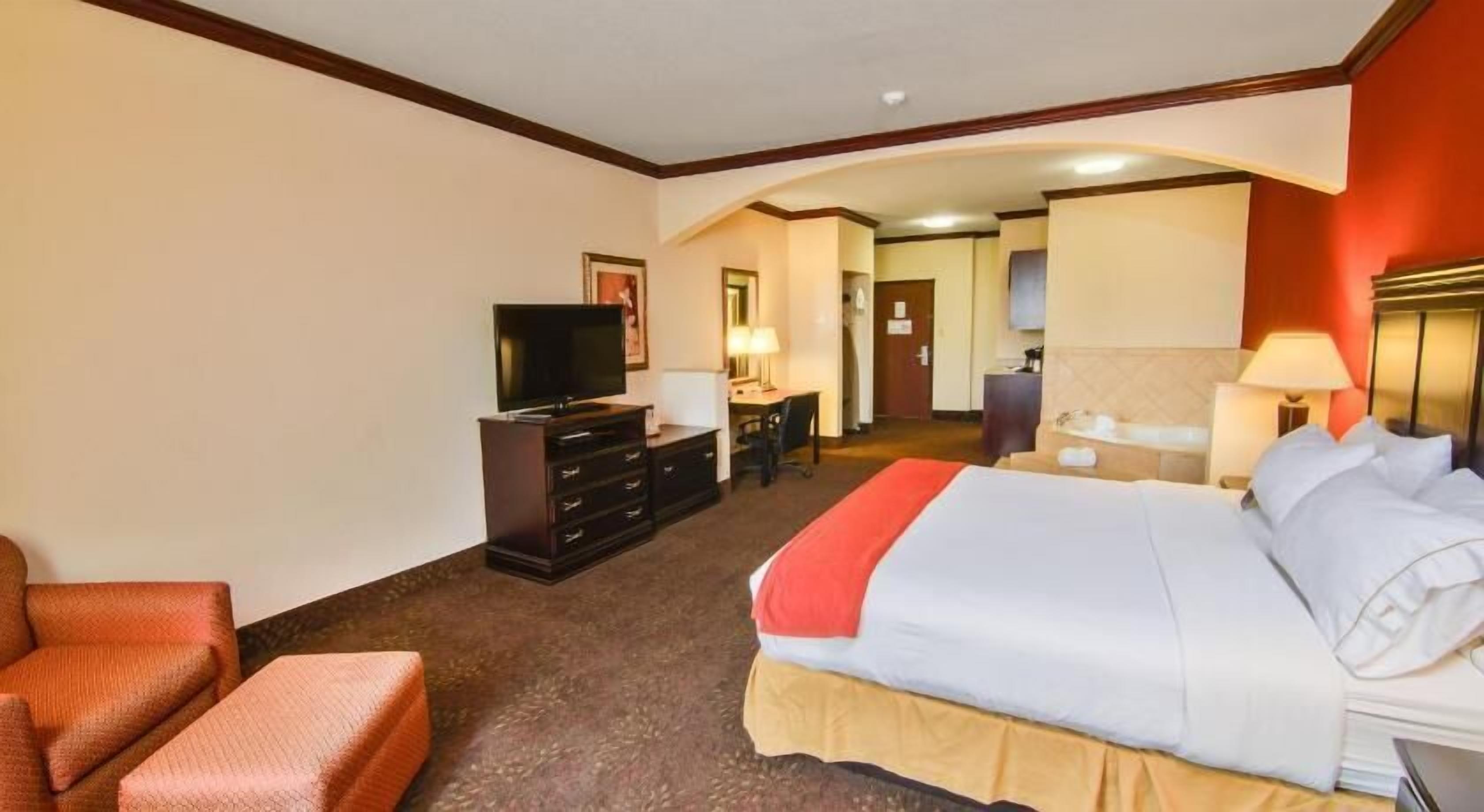 In-room safe, desk, iron/ironing board, free cots/infant beds
