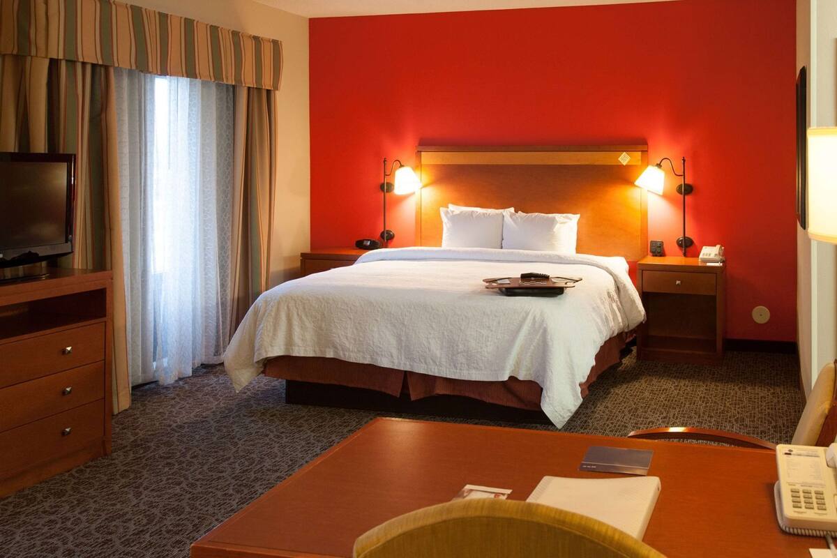 Blackout curtains, iron/ironing board, free cots/infant beds, free WiFi