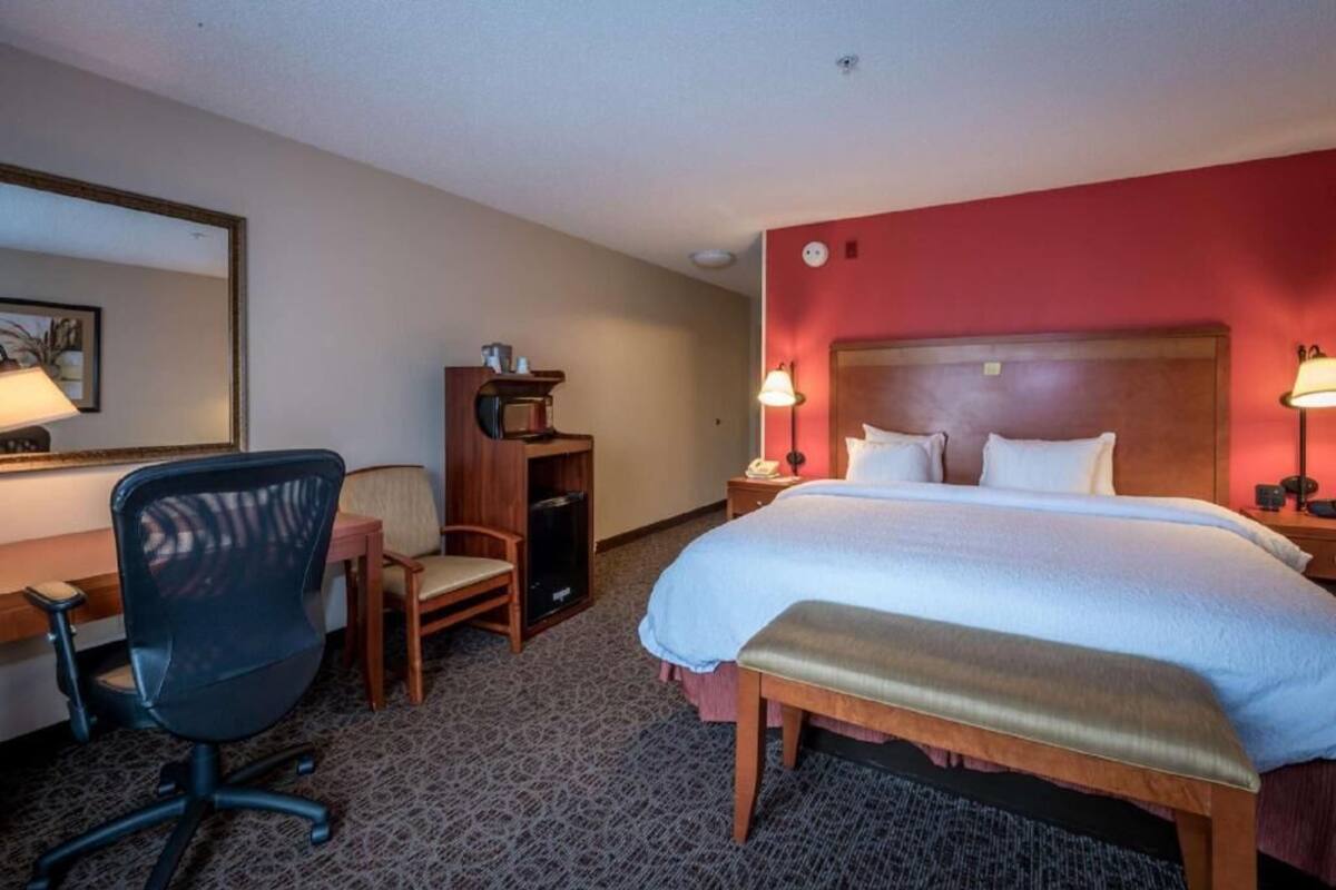 Blackout curtains, iron/ironing board, free cots/infant beds, free WiFi