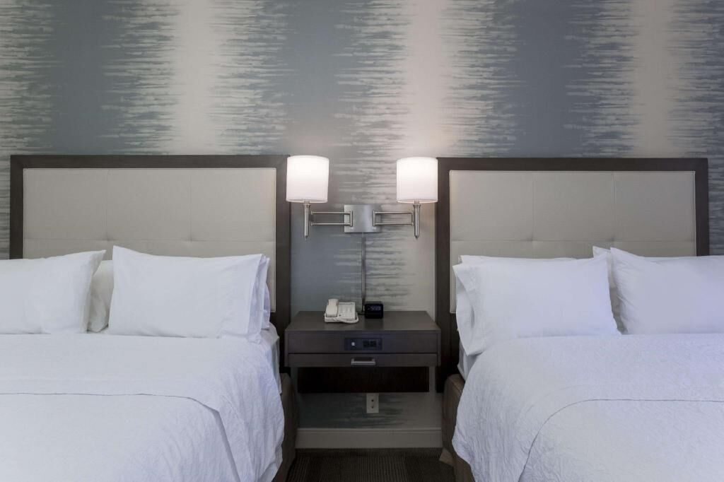 Premium bedding, in-room safe, desk, laptop workspace