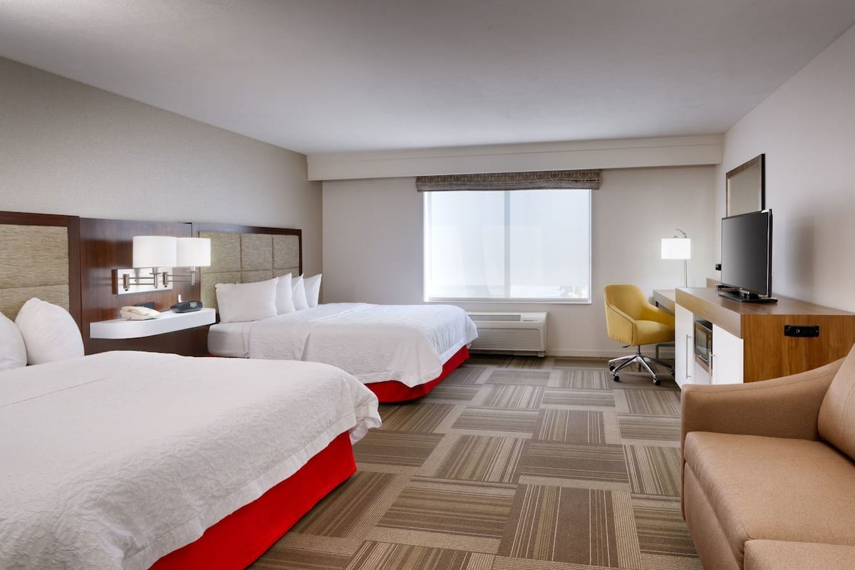 ملاءات من القطن المصري وأغطية فراش متميزة وأسرّة بطبقة علوية مريحة