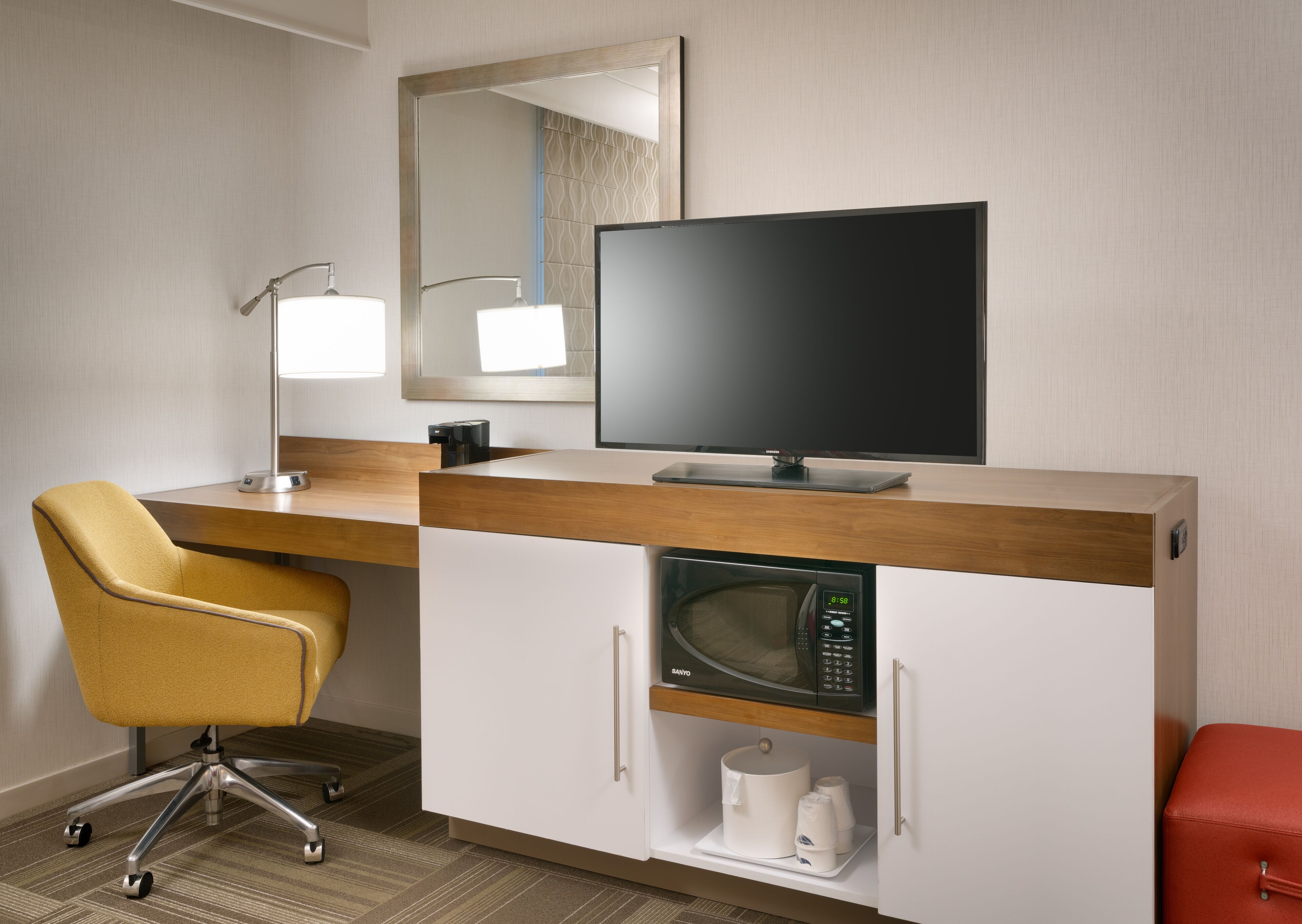 standard room, 1 king bed, non smoking | television