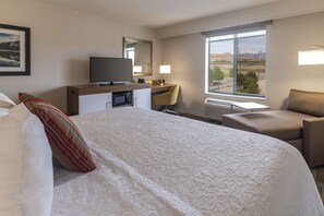 Egyptian cotton sheets, premium bedding, pillowtop beds, in-room safe - Hampton Inn Lehi-Thanksgiving Point (Lehi)