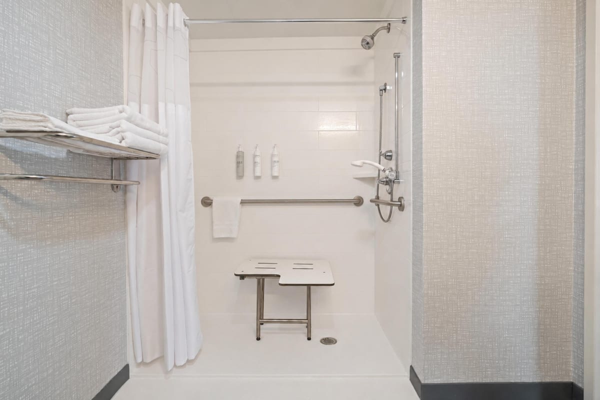 Gratis toalettartiklar, hårtork och handdukar