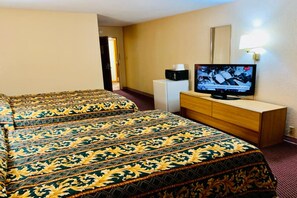 Room, 2 Queen Beds, Non Smoking | 1 bedroom, desk, iron/ironing board, free WiFi - Red Carpet Inn & Suites Lima (Lima)