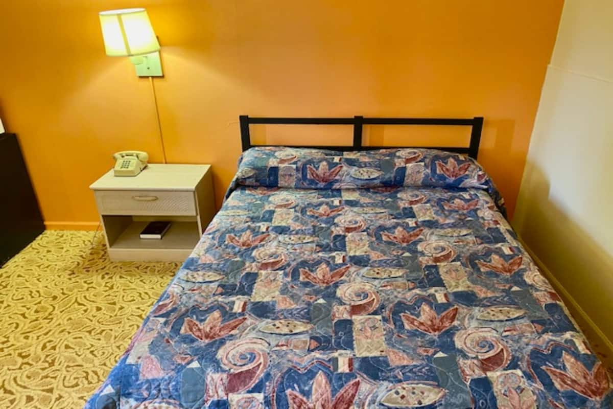 Room, 1 Katil Kelamin (Double), Non Smoking | 1 bilik tidur, meja, seterika/papan seterika, Wi-fi percuma