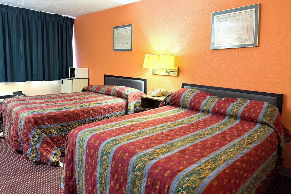 1 soverom, skrivebord, strykejern/-brett og wi-fi (inkludert)