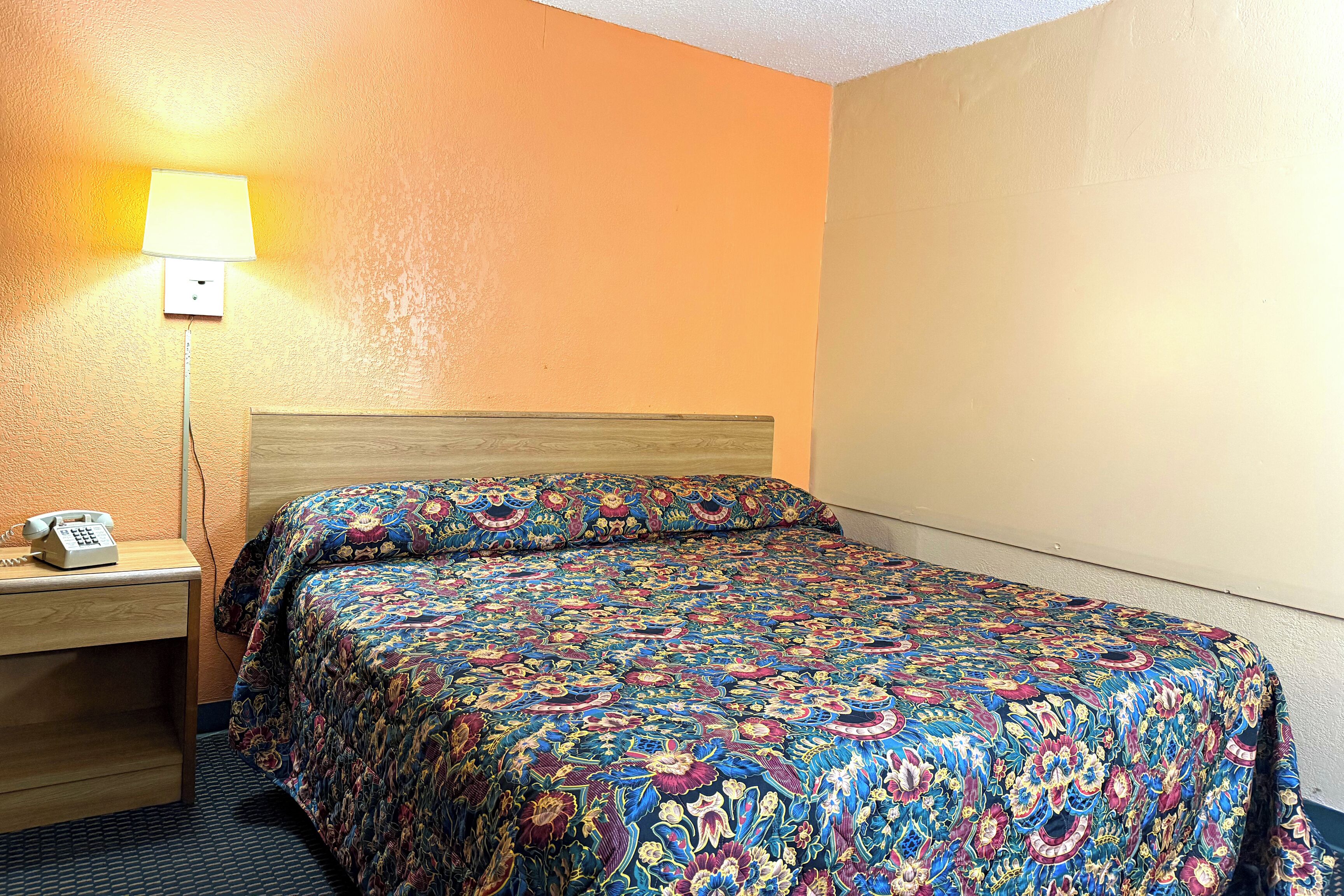 1 habitación, escritorio, tabla de planchar con plancha y wifi gratis 