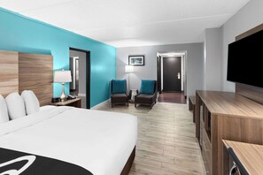 Suite, 1 Bedroom, Non Smoking | Premium bedding, in-room safe, desk, iron/ironing board