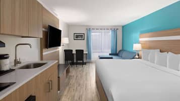Room, 1 King Bed with Sofa bed, Non Smoking, Kitchenette | Premium bedding, in-room safe, desk, iron/ironing board
