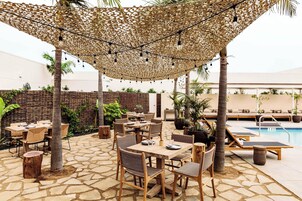 Εξωτερική πισίνα, δωρεάν καμπάνες, ξαπλώστρες